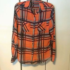 🎁 Lightweight plaid shirt